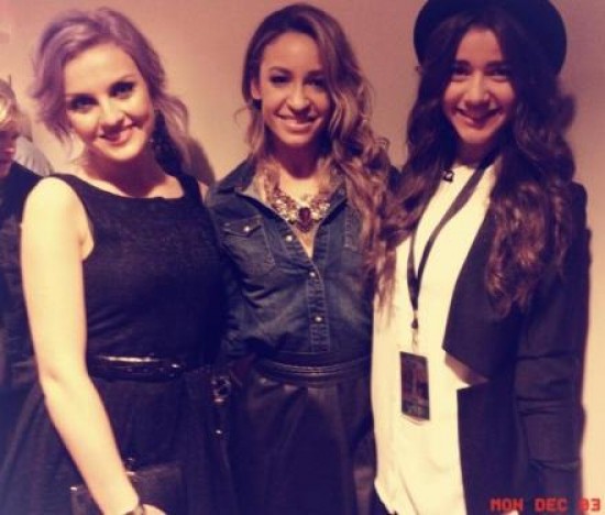 Las novias orgullosas de One Direction posaron para el recuerdo