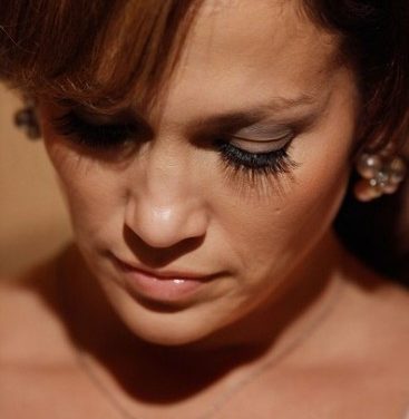 Jennifer Lopez revela que se quedó en cama durante su divorcio