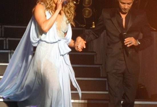 Jennifer Lopez y Marc Anthony tuvieron amistoso encuentro en escenario (+Fotos)