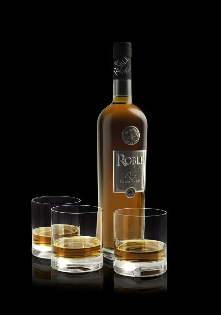 Ron Roble Viejo Ultra Añejo: Categoría Premium venezolana