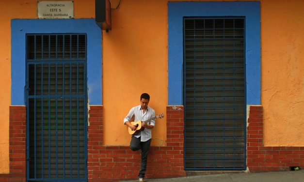 Edward Ramírez bautiza Parroquia, su primer disco solista
