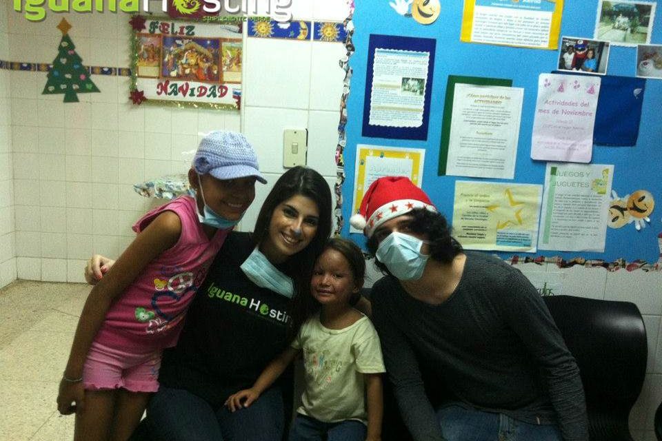 IguanaHosting.com compartió un día feliz con los niños de Oncológico Razetti
