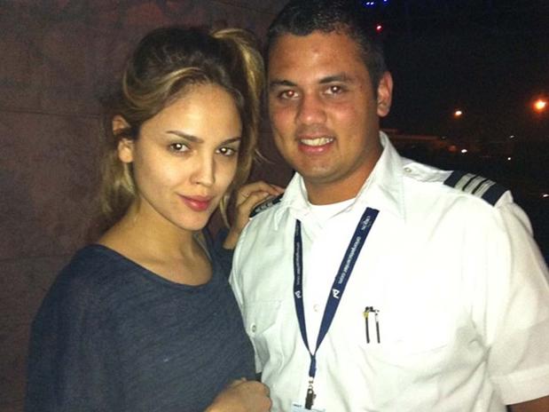 Eiza González viajó con el piloto del avión de Jenni Rivera
