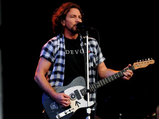 Pearl Jam publica ‘In The Moonlight’ grabada con Josh Homme