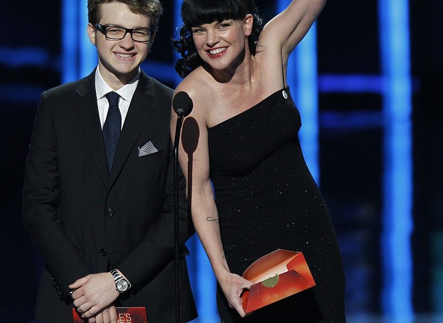 MIÉRCOLES 9 DE ENERO: PEOPLE’S CHOICE AWARDS 2012 POR WARNER CHANNEL