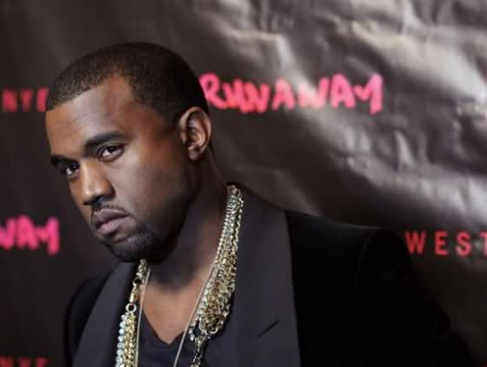 Familia de Kanye West quedó en shock al saber del embarazo de Kim Kardashian