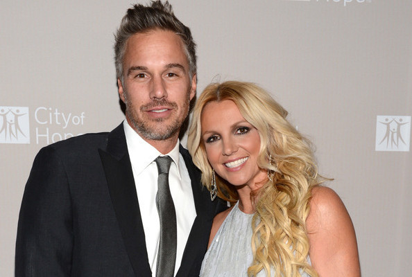 Britney Spears devuelve su anillo de compromiso