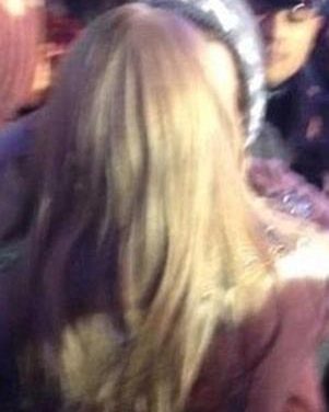 Harry Styles y Taylor Swift inician 2013 con beso público