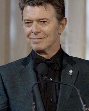 David Bowie regresa a listas de popularidad 20 años después