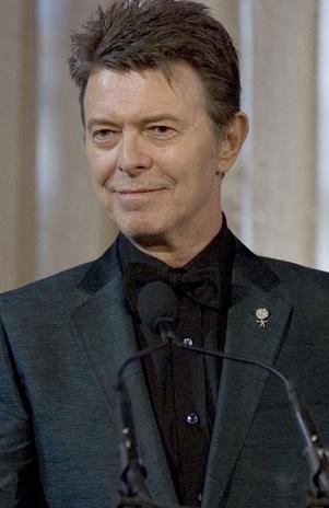 David Bowie regresa a listas de popularidad 20 años después