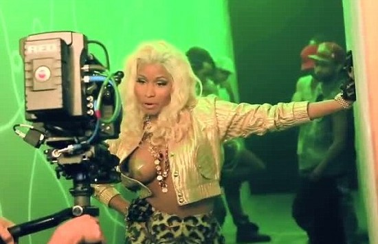 Nicki Minaj muy provocativa para nuevo videoclip