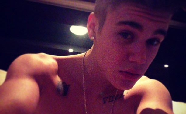 Justin Bieber se venga de los Grammy estrenando una nueva canción