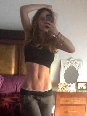 Belinda sorprende con fotografía de su torneada figura