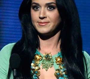 Katy Perry atribuye kilos de más a noviazgo con John Mayer