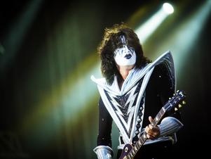 Guitarrista de Kiss será enjuiciado por deuda hipotecaria