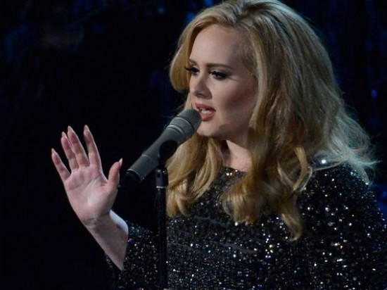 Adele volvería a grabar la canción central de James Bond