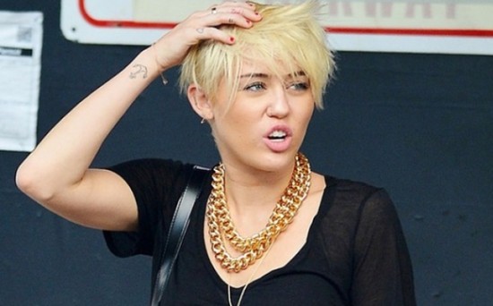 Miley Cyrus: Estoy harta de las mentiras, no cancelé mi boda