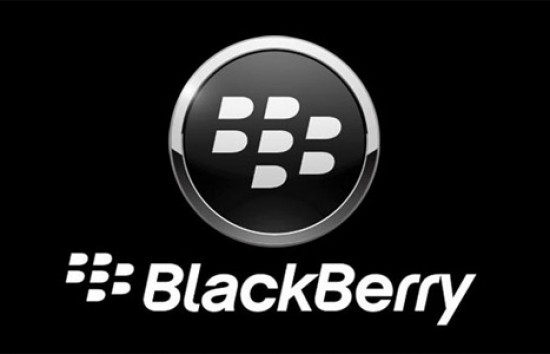 Blackberry califica de anticuado a iPhone