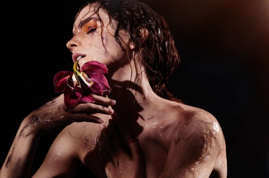 Emma Watson posó al natural para muestra fotográfica (+Fotos)