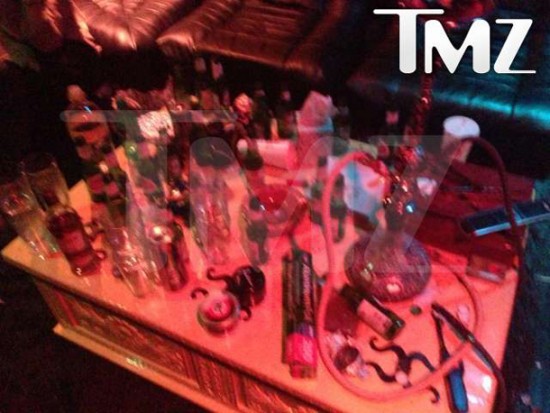 Fotos revelan fiesta con marihuana en casa de Justin Bieber