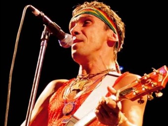 Manu Chao ofrece un vibrante concierto en Sídney con mensaje aborigen