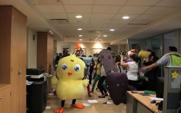 Fusionaron los hit del momento: »El Pollito Pío» y »Harlem Shake» (+Video)