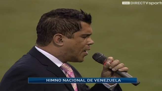 #CMB: Cantante venezolano Manuel Guerra abucheado por olvidar el Himno Nacional (+Video)