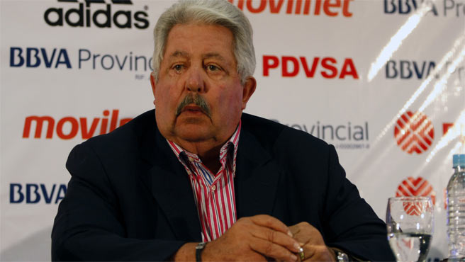 Rafael Esquivel fue reelecto presidente de la FVF