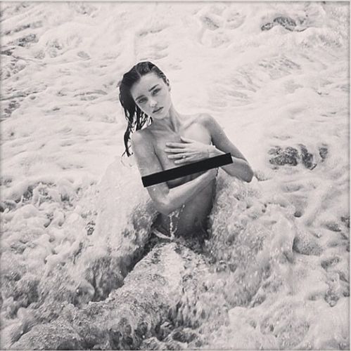 Miranda Kerr en topless