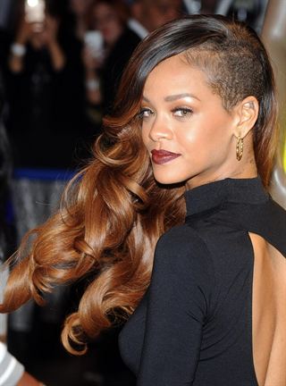 Rihanna consigue una orden de alejamiento contra un fan