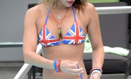 Jennifer Nicole Lee se coloca la ‘Union Jack’ por bikini (+Fotos)