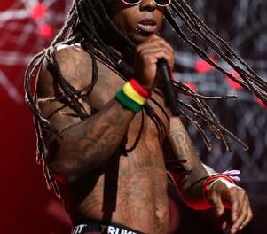 Amigo de Lil Wayne niega que el rapero se encuentre en coma