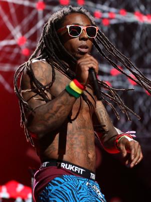 Amigo de Lil Wayne niega que el rapero se encuentre en coma
