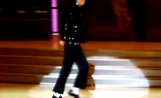 ‘Moonwalk’ de Michael Jackson cumple 30 años desde su debut
