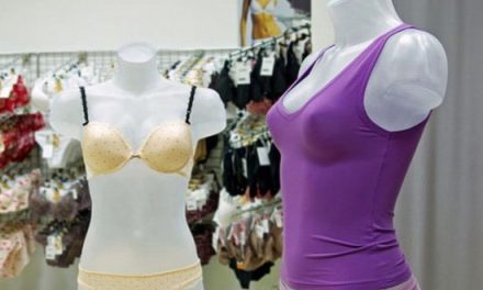 #Insolito: Mujer demandó a tienda por obligarla a mostrar la talla de su sostén