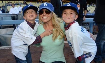 Britney Spears disfrutó juego de béisbol junto a sus hijos