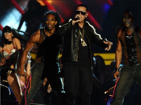 Daddy Yankee Abre Los Premios Billboard a la Música Latina Con Su Gran Éxito »LIMBO»