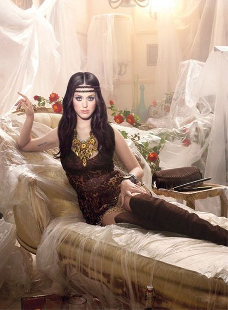 Demandan a Katy Perry por no ser lo bastante famosa