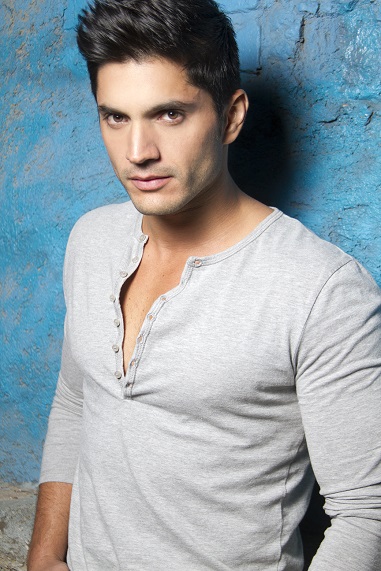 DANIEL ELBITTAR (@DanielElbittar) DEBUTA EN LA TELEVISIÓN EN INGLÉS