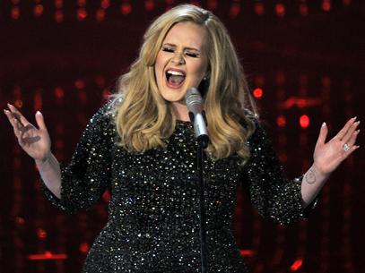 Adele logra las mayores descargas en historia de Reino Unido