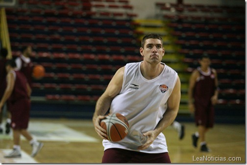 Entrevista a: Andrew Feeley @A_Feeley21 »Los fans de Guayana son grandes» – Por @Camilalorenzeti