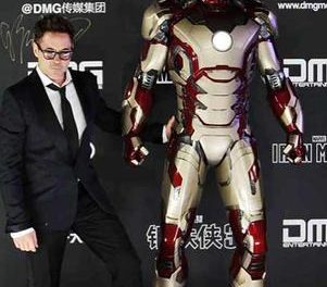 Robert Downey Jr. visita Beijing para promover ‘Iron Man 3’