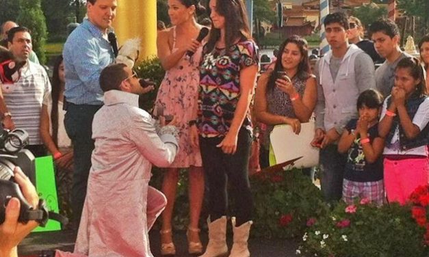 Nacho del dúo Chino y Nacho le pidió matrimonio a madre de sus hijos Inger Devera (+Video)
