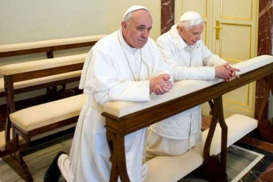 Desde ahora, Benedicto XVI y el Papa Francisco vivirán juntos
