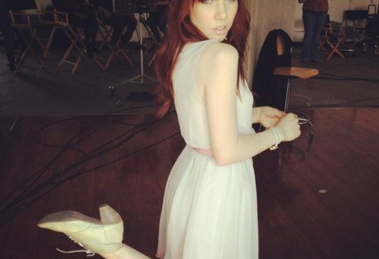 Carly Rae Jepsen ahora es una bella pelirroja