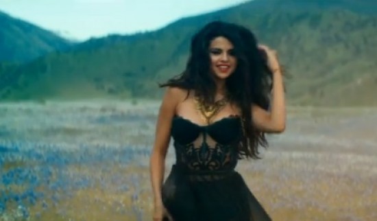 Selena Gomez rompe récord en YouTube con nuevo videoclip