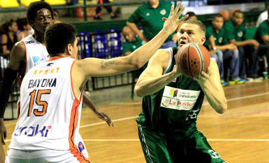 RICHARD LUGO EN EL »TODOS ESTRELLAS EPA»