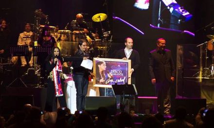 Ana Gabriel recibe Disco de Diamante en Chile!!!