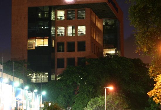 Chivas ilumina la noche caraqueña con responsabilidad ambiental