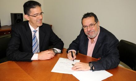 Ibsen Martínez firmó contrato con TELEVEN